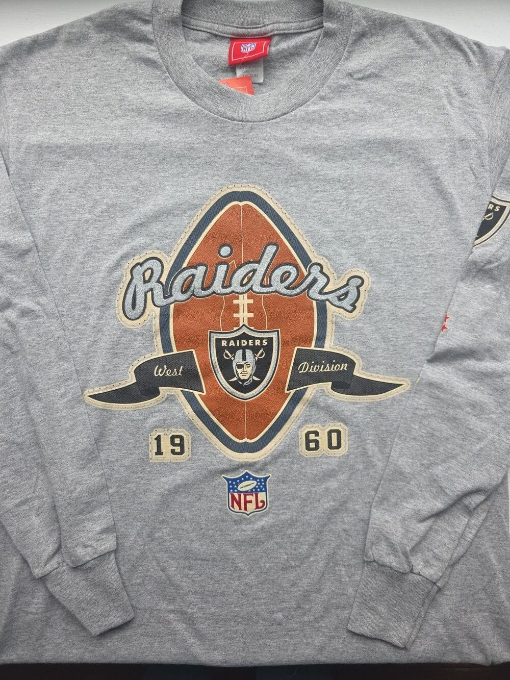 NFL Raiders Shirt Long Sleeve T-shirt Gray Medium NWT Football Emblem 1960